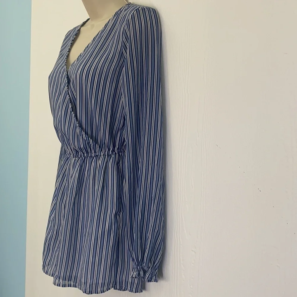Hollister - Pinstripe in Blue and White Crisscross Short Romper Size XS